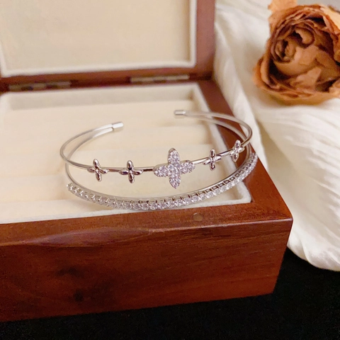 Bracelet Jonc Ouvert Double Couche de Luxe Trèfle pour Femmes Cuivre Plaqué Or avec Zircone Réglable Bijoux Mode