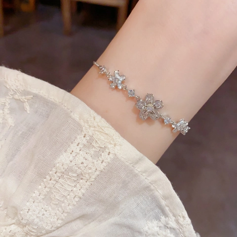 Elegant Cherry Blossom Sakura Adjustable Pull Chain Bracelet Copper Zirconia Gold Silver Plated Flower Jewelry For Women