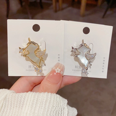Broche de Unicornio de Concha Creativa de Nicho para Mujer Cobre Espesado Dorado Plateado Zirconia Pin de Animal Joyería de Moda