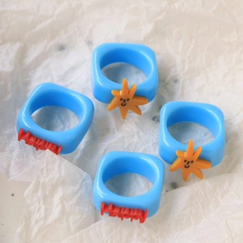Y2K Trendy Resin Square Ring For Women Sky Blue Plastic Ring With Starfish Smiley Happy Letters Pattern Fashion Jewelry Gift