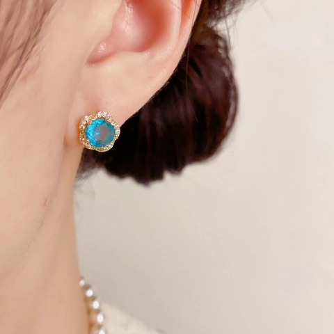 Boucles d'Oreilles Clous Fleur en Zirconia pour Femmes Cuivre Plaqué Or Véritable Petites Pétales Avec Tige en Argent 925