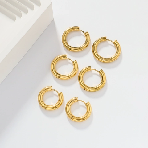 Minimalistische 18K Vergoldete Edelstahl Creolen Für Damen Einfache Hochglanzpolierte Kreisförmige Modeschmuck Accessoires