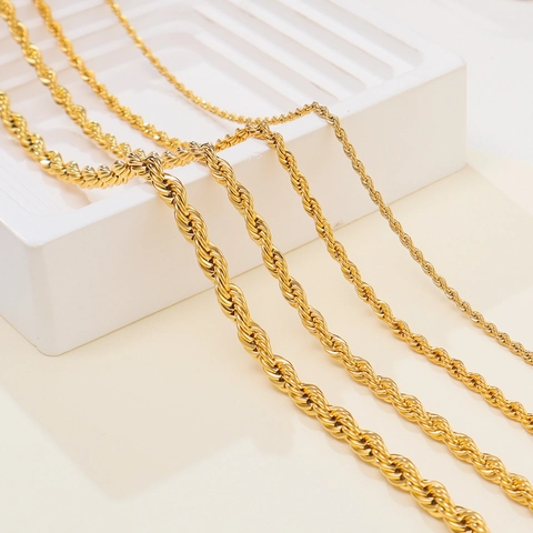 18K Vergoldete Edelstahl Seilkette Halskette Für Damen Minimalistische Individuelle Gedrehte Kette Schmuck Geschenk