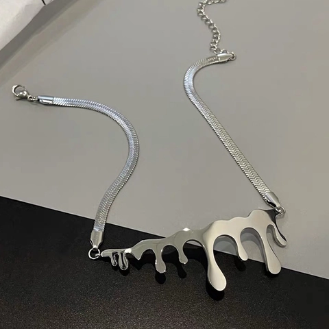 Collar de Acero Inoxidable con Diseño Moderno de Gota de Lava Líquida para Mujer Color Plata Estilo Edgy Cadena de Clavícula