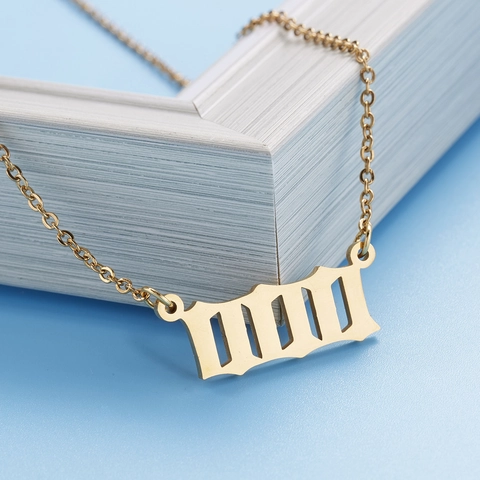 Collar de Colgante de Número de Ángel de Acero Inoxidable Fuente Gótica 000-999 Número de Suerte Joyería Minimalista para Mujeres