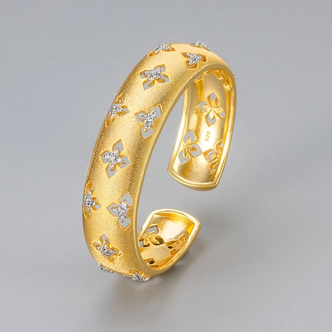 Vintage Copper Zirconia Brushed Cuff Bangle For Women Hollow Out Clover Pattern Gold Silver Plated Elegant Jewelry Gift