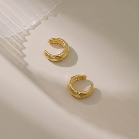 Manchette d'Oreille en C en Cuivre Plaqué Or Avec Texture Martelée Boucle d'Oreille Géométrique Non Percée Pour Femme