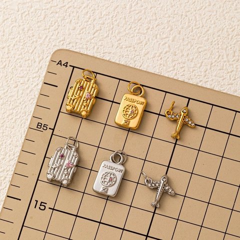 Niche Stainless Steel Airplane Suitcase Passport Pendant Travel Series Rhinestone DIY Necklace Accessory For Women Gold Silver