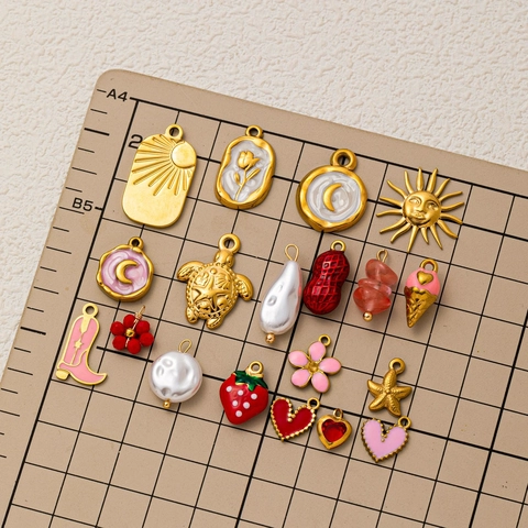 Colgantes DIY De Acero Inoxidable Chapado En Oro De 18K Esmalte Fresa Flor Corazón Luna Sol Tortuga Marina Estrella De Mar Accesorios Joyería Mujer
