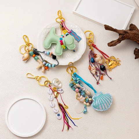 Vintage Alloy Bag Charm Keychain Ocean Starfish Conch Dog Mom Braided Rope Bead Pendant For Women Handbag Decoration
