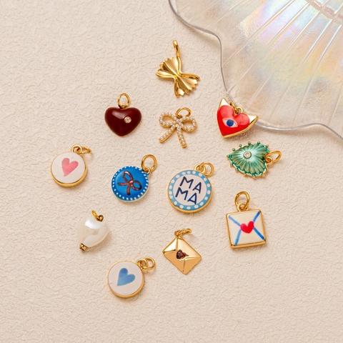 14k Vergoldetes Kupfer DIY Anhänger Emaille Herz Böser Blick Schleife Umschlag MAMA Buchstabe Mode Schmuck Zubehör Für Ketten