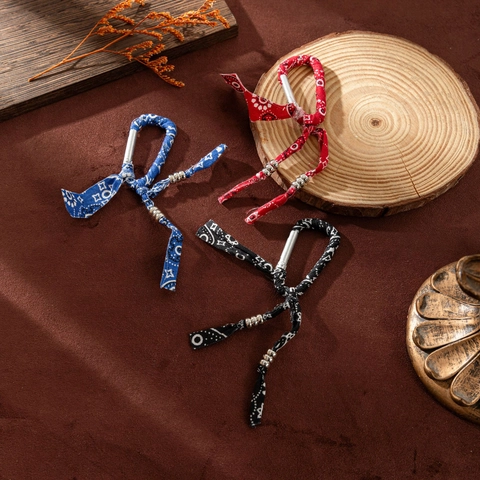 Bohemian Paisleymuster Stoff Umwickelt Karabiner Schlüsselbund Mit Metallperlen Mode Ethnisch Taschenanhänger Für Damen