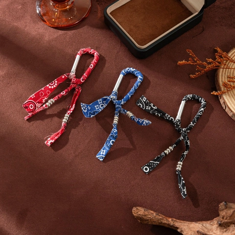 Bohemian Paisleymuster Stoff Umwickelt Karabiner Schlüsselbund Mit Metallperlen Mode Ethnisch Taschenanhänger Für Damen