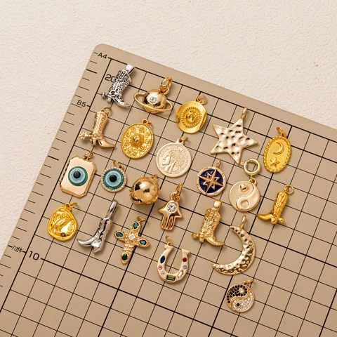 Vintage Copper Gold Plated Sun Moon Star Pendants For Women DIY Jewelry Making Evil Eye Tai Chi Cowboy Boot Charm Necklace Chains