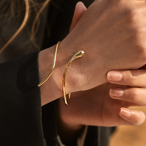 Vintage 18K Vergoldeter Messing Schlange Offener Armreif Für Damen Minimalistische Tierform Grüner Strass Auge Manschette Schmuck