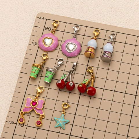 Collier Pendentif DIY Vintage en Acier Inoxydable Ensemble Plaqué Or 18K Émail Cerise Cœur Étoile de Mer Tasse à Café Bijoux en Strass pour Femme