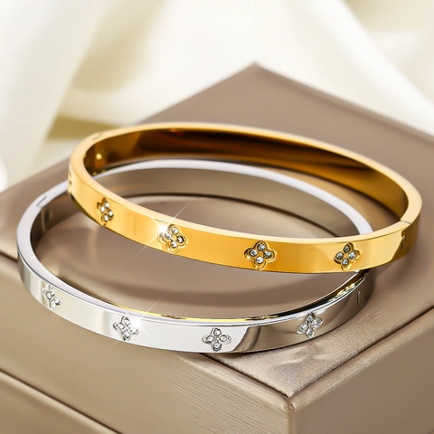 Fashion Stainless Steel Bangle For Women 18K Gold Plated Zirconia Inlaid Four-Leaf Clover Pattern Elegant Jewelry Gift