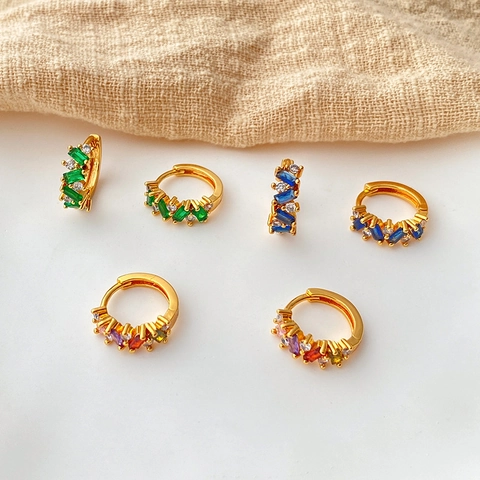 18K Vergoldet Kupfer Huggie Ohrringe Geometrisch Rund Regenbogen Baguette Zirkonia Eingelegt Mode Pendeln Schmuck Für Damen