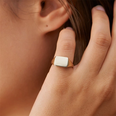 Anello con Sigillo Minimalista in Acciaio Inossidabile 316L da Donna Placcato Oro 18K Quadrato Incidibile Gioielli di Moda Regalo