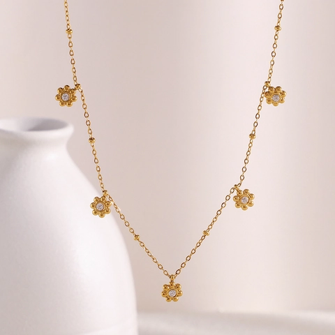 Flower Pendant Necklace 18K Gold Plated Stainless Steel Zircon Inlaid Dainty Beaded Chain Multiple Flowers Jewelry For Women