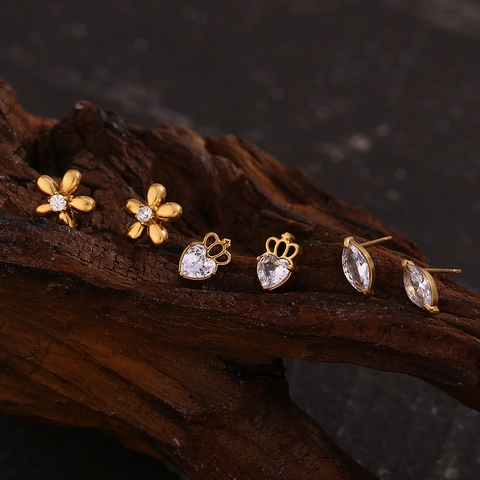 Pendientes de Botón de Acero Inoxidable con Circonia Flor Corona Marquise Bañados en Oro 18K Joyería para Mujer