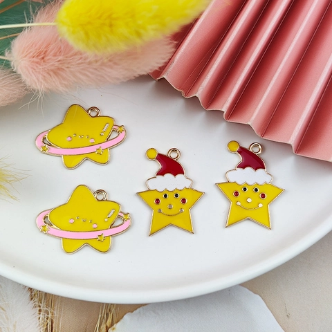 Pendentif Étoile en Alliage d'Émail de Dessin Animé Visage Souriant Avec Bonnet de Noël Bague Planète Pour Création de Bijoux