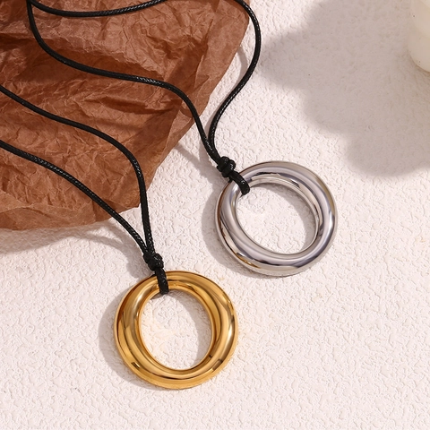 Minimalistische Roestvrijstalen Cirkel Hanger Halsketting Voor Dames 18K Verguld O-Vorm Ronde Ring Zwart Koord Sieraden