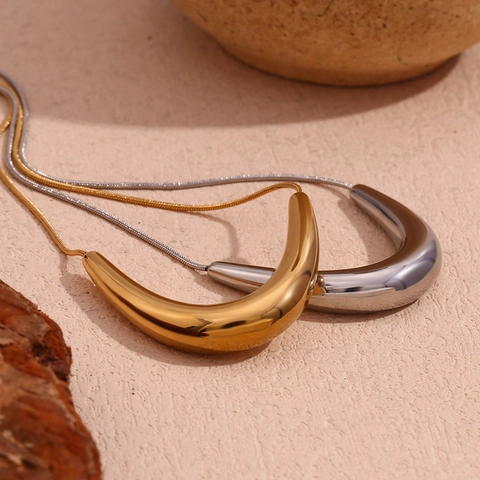 Minimalist Stainless Steel Arc V Shaped Pendant Necklace For Women 18K Gold Plated Snake Bone Chain Fashion Jewelry Gift