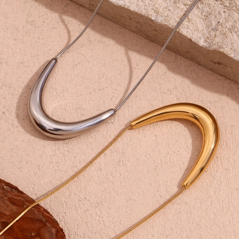 Collar Con Colgante de Arco en V de Acero Inoxidable Minimalista para Mujer Baño de Oro 18K Cadena de Serpiente Joyería