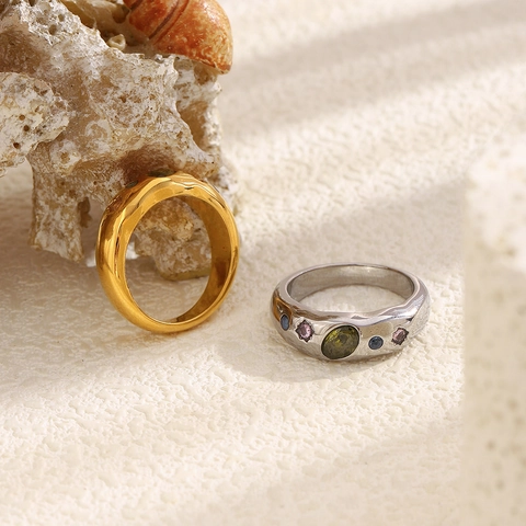 Anello A Cupola Geometrico Vintage Acciaio Inossidabile Placcato Oro 18K Zircone Colorato Gioielli Chic Per Donne