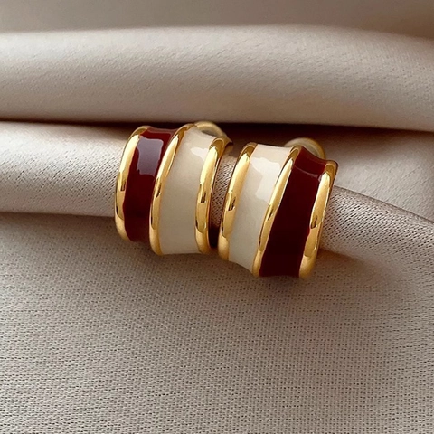 Vintage Maillard Style Alloy Enamel C-Shaped Earrings For Women Geometric Striped Minimalist Stud Earrings Autumn Winter Jewelry