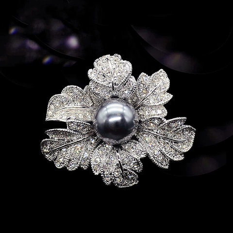 Luxury Rhinestone Rose Flower Brooch For Women Alloy Artificial Pearl Corsage Elegant Suit Pin Fashion Wedding Jewelry Gift