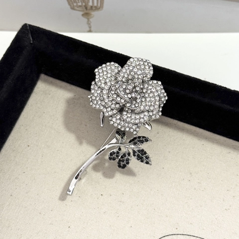Spilla a Rosa in Lega Vintage per Donna Elegante Corsage a Fiore Galvanizzato Bicolore Con Strass Bianchi e Neri Gioielli
