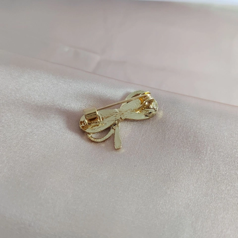 Elegant Gold Alloy Bow Brooch For Women With Sparkling Rhinestone Inlaid Korean Style Decorative Clothing Pin Jewelry Gift