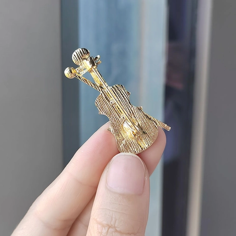 Elegante Vergulde Legering Viool Broche Muziek Thema Strass Imitatie Kunstparel Ingelegd Pak Reversspeld Sieraden Voor Heren Dames