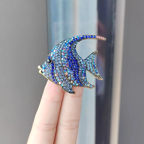 Spilla alla Moda in Lega con Strass a Forma di Pesce Tropicale per Uomo Donna Creativa Animale Pesce Angelo per Cappotto e Abito
