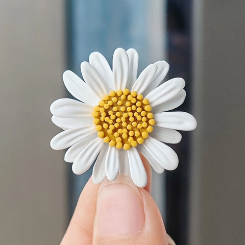 Broche de Margarita de Aleación de Estilo Japonés para Mujer Corsage Floral Multicolor Simple Lindo Estético Alfiler de Ropa Fresca
