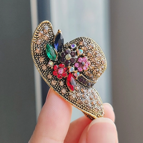 Vintage Distressed Alloy Hat Brooch Pin Luxury Multicolor Rhinestone Flower Decorative Brooches For Women Suit Coat Accessories