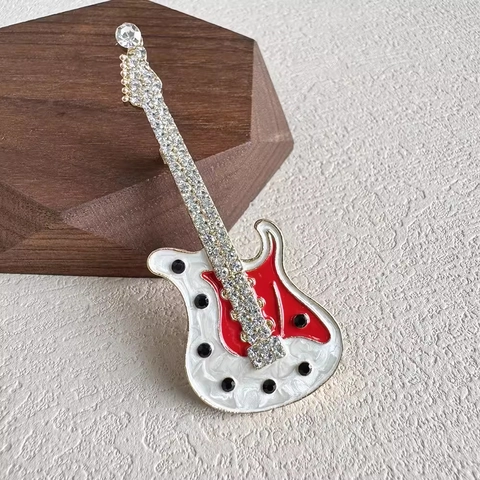 Simple Fashion Alloy Rhinestone Guitar Brooch High End Shiny Crystal Enamel Musical Instrument Corsage Pin For Women Men