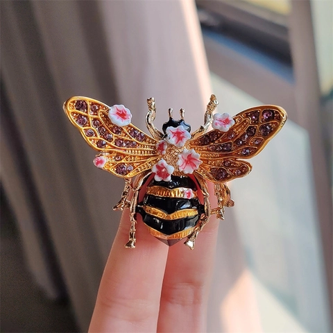 Vintage Alloy Bee Brooch For Women High Grade Enamel Flower Rhinestone Insect Pin Decorative Scarf Brooch Fashion Jewelry
