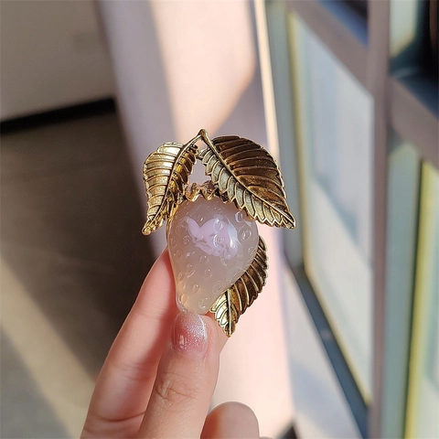 Vintage Legierung Kunstharz Erdbeere Brosche Gelee Frucht Form Süße Brustnadel Für Damen Mantel Reversnadel Mode Accessoires Schmuck
