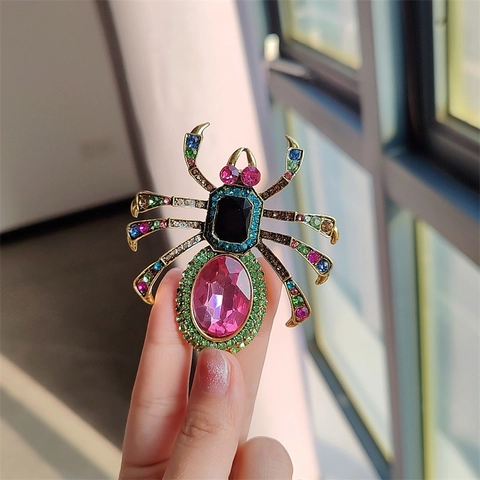 Vintage Alloy Rhinestone Spider Brooch Pin With Pink Crystal Colorful Insect Jewelry For Women Suit Coat Decoration