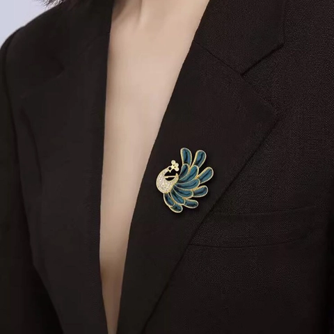 Elegant Blue Enamel Peacock Brooch Rhinestone Inlaid Alloy Breastpin For Women Suit Coat Decoration Accessories Jewelry