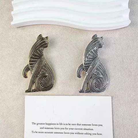 Vintage Legering Kat Broche Voor Heren Dames Retro Middeleeuwse Stijl Diervorm Decoratieve Speld Niche Ontwerp Accessoire
