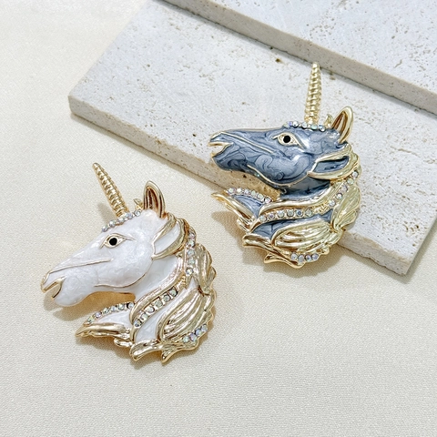 Broche Licorne en Émail Vintage Alliage Plaqué Or Strass Épingle Animale pour Femmes Bijoux de Mode Cadeau Artistique Accessoires
