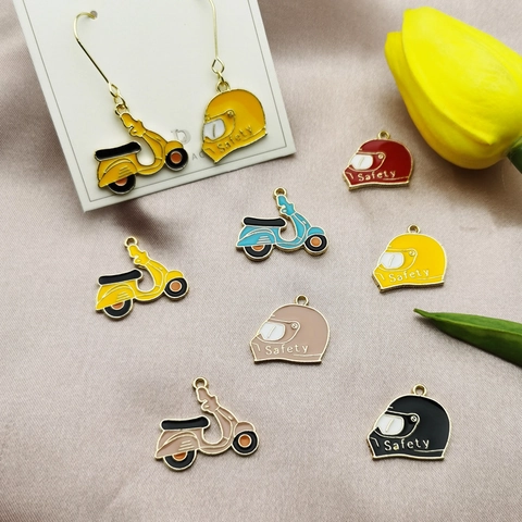Vintage Alloy Enameled Motorcycle Helmet Charms DIY Jewelry Making Accessories For Earrings Necklace Keychains Pendants