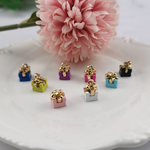 DIY Alloy Baked Paint 3D Gift Box Charms With Bowknot Jewelry Making Pendants For Earrings Bracelets Necklaces Christmas Accessories