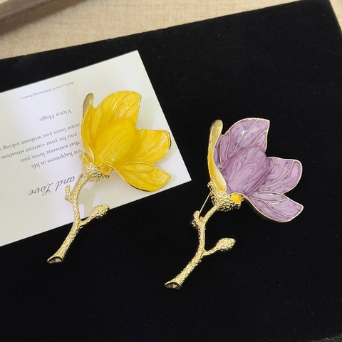 Vintage Elegante Magnolie Blume Emaille Brosche Pin Legierung Gold Vergoldet Floral Brustnadel Schmuck Für Damen Bankett Party Zubehör