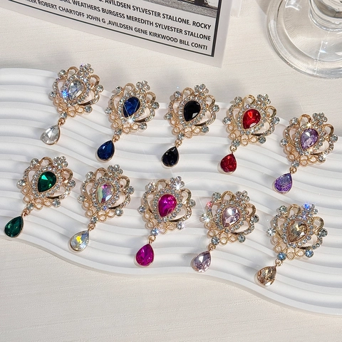 Vintage Alloy Rhinestone Water Drop Brooch For Women Luxury Gold Plated Hollow Palace Style Clothing Accessories Pendant Jewelry