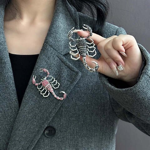 Spilla a Forma di Scorpione in Lega Vintage con Strass Corsage per Uomo Donna Cappotto Giacca Gioielli Gotici Regalo